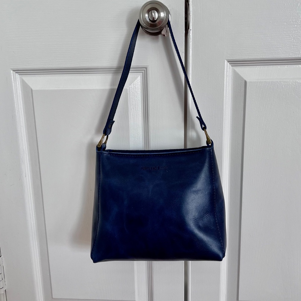 Portland Leather Modified Triangle Bag Cowboy Blue and Bifold Wallet - Picture 4 of 15